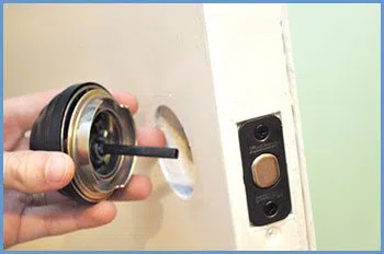 State Locksmith Services Minneapolis, MN 612-568-1056 - 5-change-locks-service